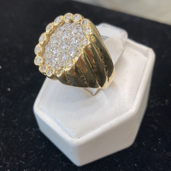 14 karat gold diamond cluster Power Ring - Picture 2 of 14